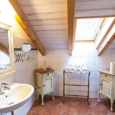 Apartment Schlossgaststätte Hohenberg