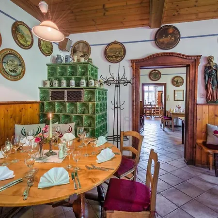 Apartment Schlossgaststätte Hohenberg *