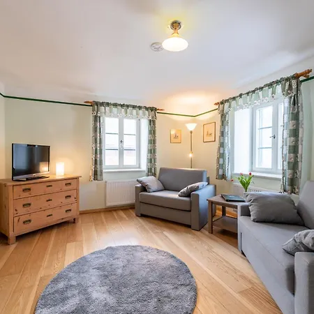 Apartment Schlossgaststätte Hohenberg *