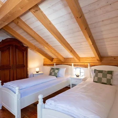 Apartment Schlossgaststätte Hohenberg *